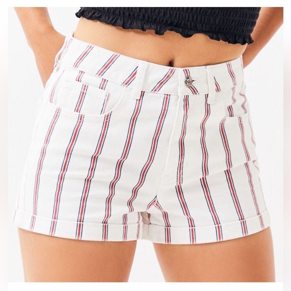 NWT PacSun Los Angeles Shorts Women's 26 White Red Striped Mom Shorts Pockets.